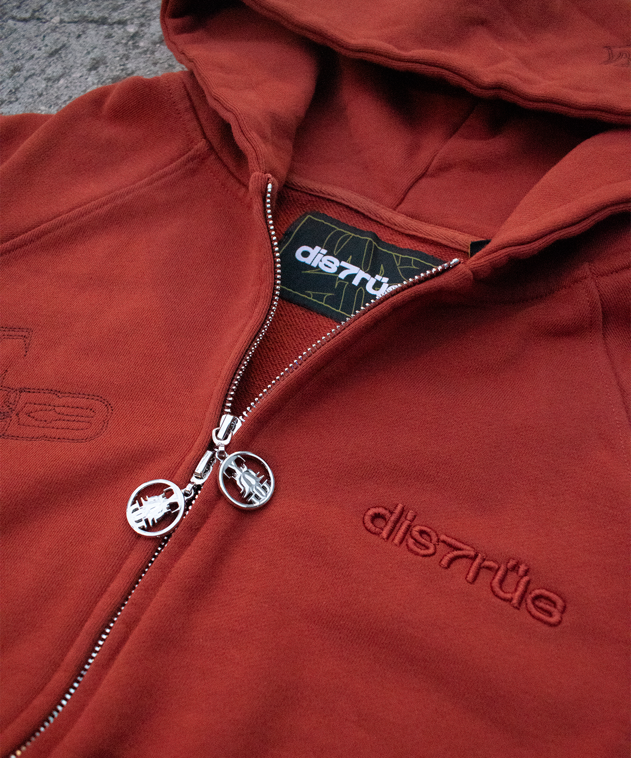 D73 ZIP HOODIE